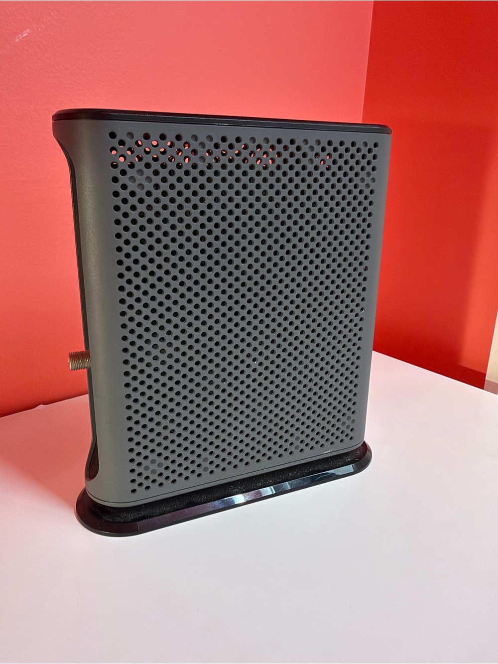 Motorola MB8611 DOCSIS 3.1 Cable Modem 2.5Gbps – Modem Only
